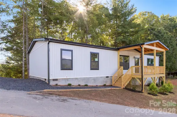 36 Aladdin DR #3, Leicester, NC 28748