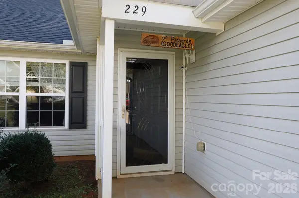 229 Chicago LN, York, SC 29745