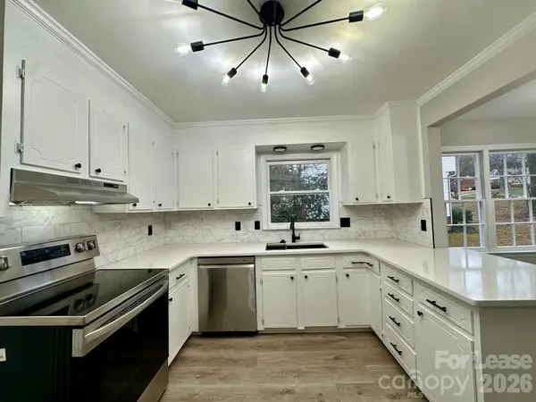 1401 Longbrook DR, Charlotte, NC 28270