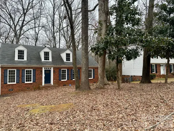 1401 Longbrook DR, Charlotte, NC 28270