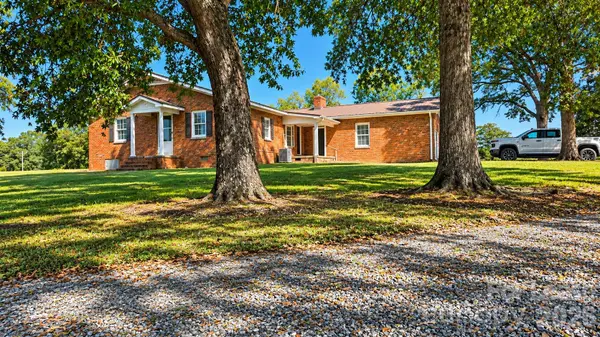 2410 Wallace RD, Midland, NC 28107