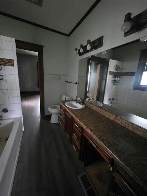 209 W 7th AVE, Garnett, KS 66032