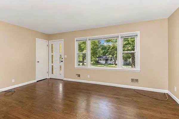 8105 Hedges AVE, Raytown, MO 64138