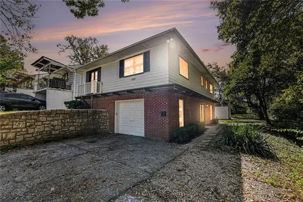 1333 E 84th TER, Kansas City, MO 64131