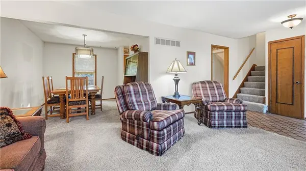 9146 Antioch RD, Overland Park, KS 66212