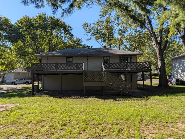 306 SE 21st ST, Oak Grove, MO 64075