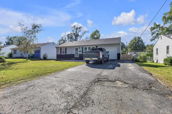 6702 N CHARLOTTE ST, Gladstone, MO 64118