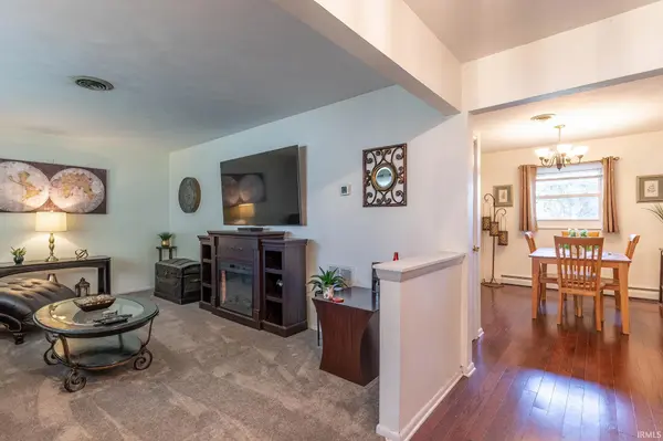 917 Wolverton DR, Fort Wayne, IN 46825-4149