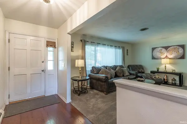 917 Wolverton DR, Fort Wayne, IN 46825-4149