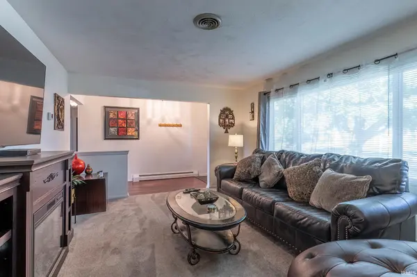 917 Wolverton DR, Fort Wayne, IN 46825-4149