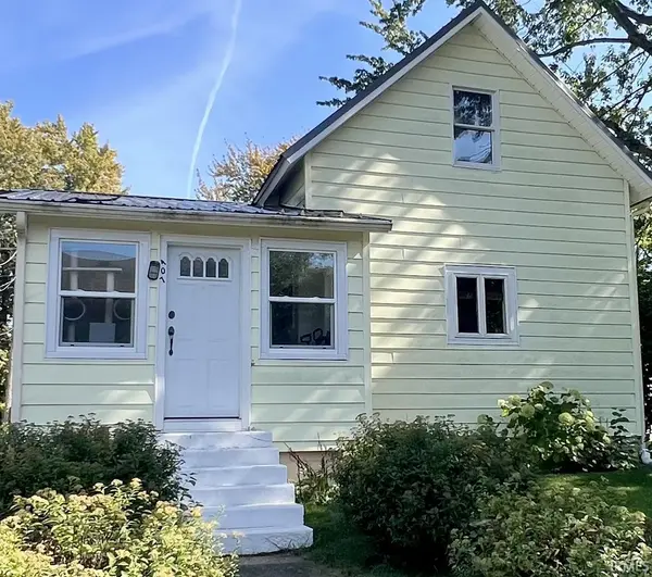 407 N Elm ST, Nappanee, IN 46550-1414