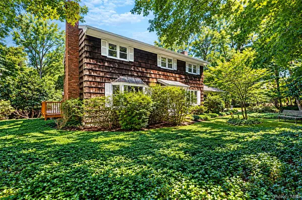 3 Gate RD, Head Of The Harbor, NY 11780