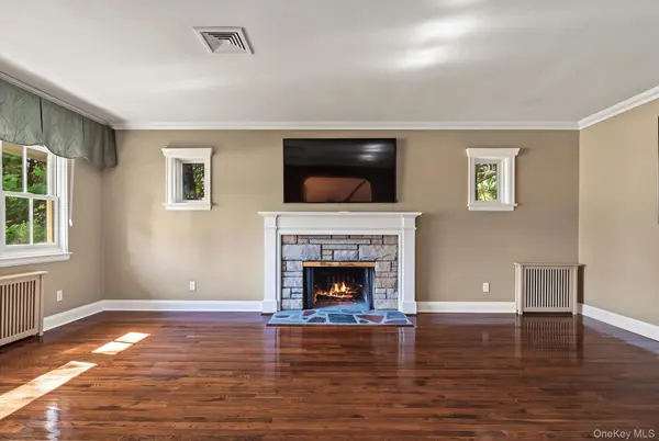 23 Allen RD, Rockville Centre, NY 11570