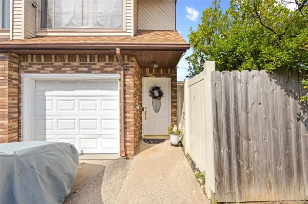 10 Lyndale LN, Staten Island, NY 10312