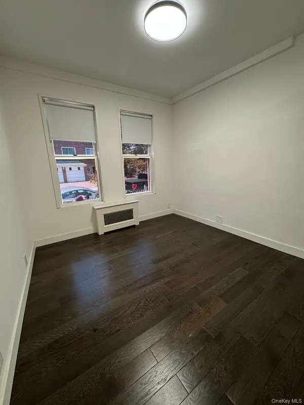 4302 20th RD #1, Astoria, NY 11105