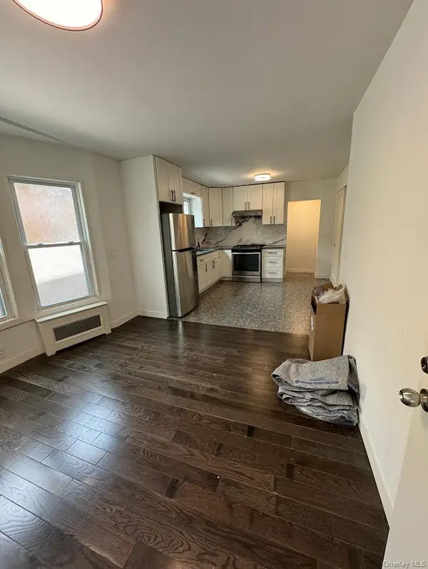 4302 20th RD #1, Astoria, NY 11105