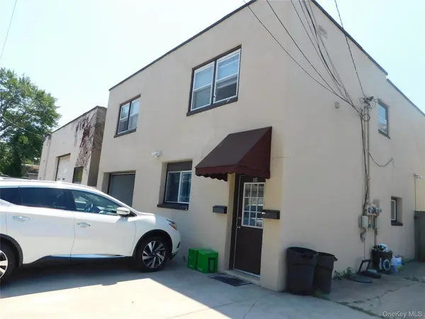 109 15, Lindenhurst, NY 11757