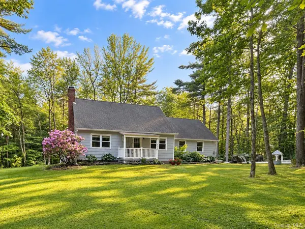 230 Middle RD, Austerlitz, NY 12017