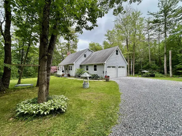 230 Middle RD, Austerlitz, NY 12017