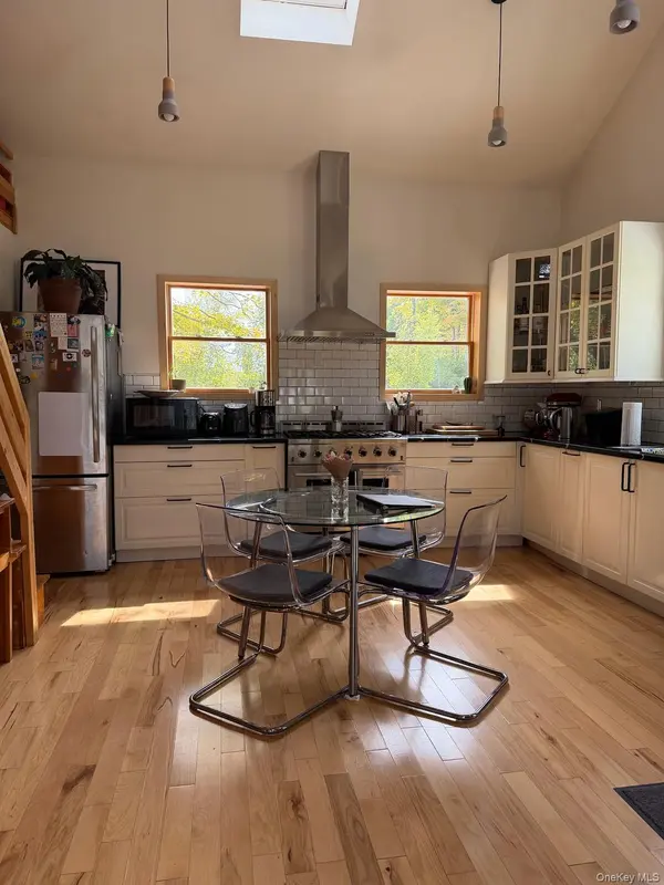 781 Salisbury TPKE, Red Hook, NY 12571
