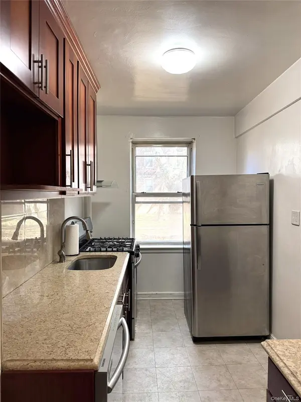 141-17 78 Rd #1O, Kew Garden Hills, NY 11367