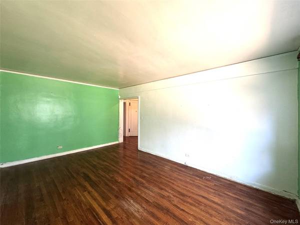 141-17 78 Rd #1O, Kew Garden Hills, NY 11367