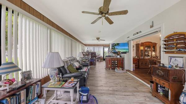 3802 CHINABERRY RD, Bradenton, FL 34208