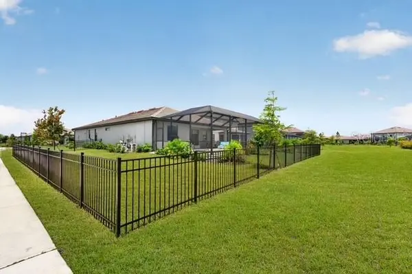 15104 OXFORD GREY DR, Bradenton, FL 34211