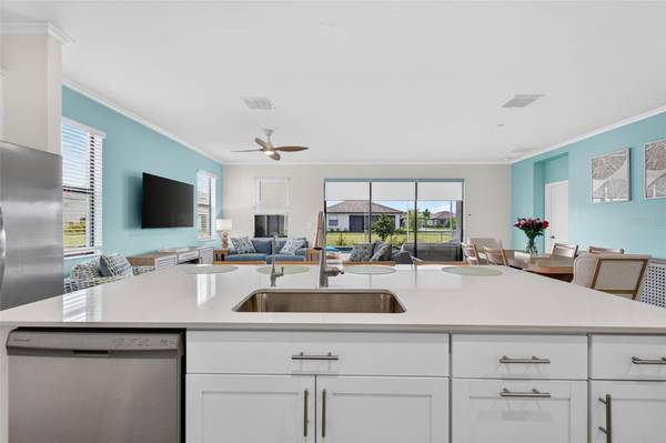 15104 OXFORD GREY DR, Bradenton, FL 34211