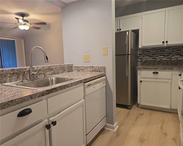 160 LIVE OAK WOODS CT #4D, Deltona, FL 32725