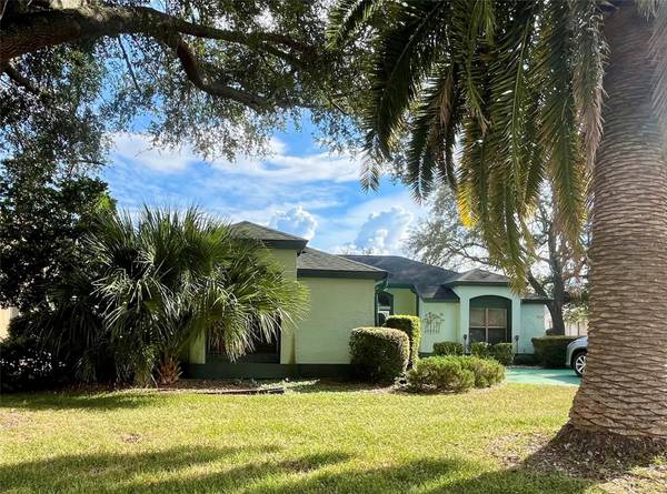 1034 VENTURA DR, Lady Lake, FL 32159