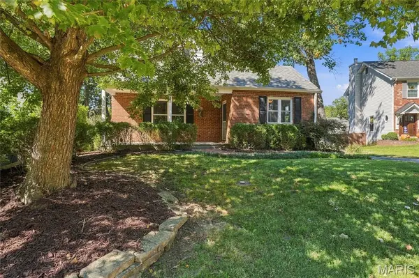 81 Heatherbrook Lane, Kirkwood, MO 63122