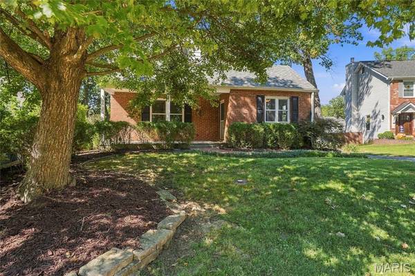 81 Heatherbrook Lane, Kirkwood, MO 63122