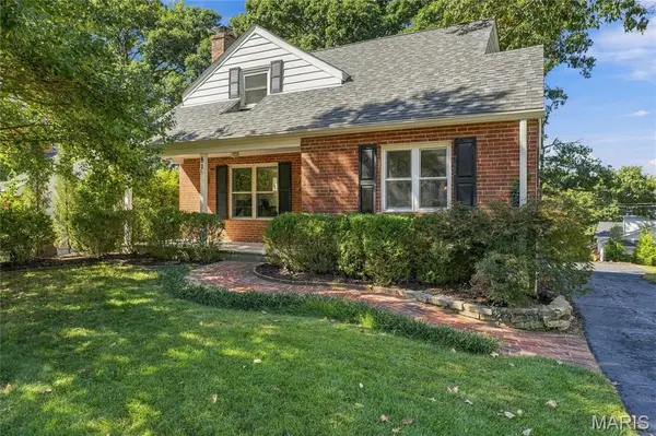 81 Heatherbrook Lane, Kirkwood, MO 63122