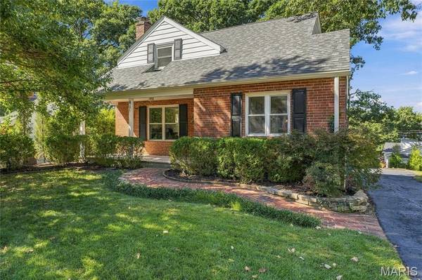 81 Heatherbrook Lane, Kirkwood, MO 63122