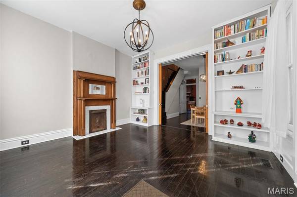 1411 Sullivan AVE, St Louis, MO 63107