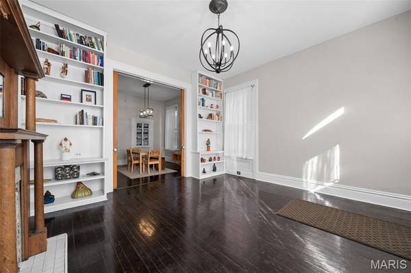 1411 Sullivan AVE, St Louis, MO 63107