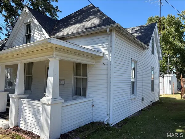 811 Valley ST, Chester, IL 62233