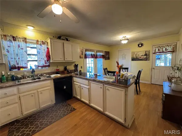 62 County Road 481, Poplar Bluff, MO 63901