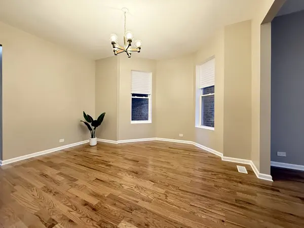 4038 W Congress Pkwy, Chicago, IL 60624