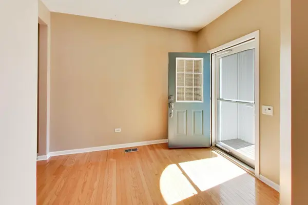3172 Ravinia CIR, Mundelein, IL 60060