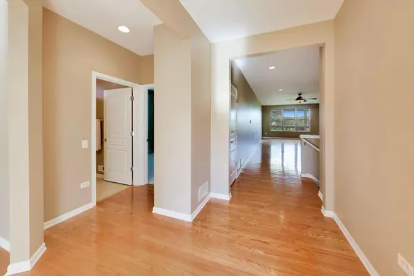 3172 Ravinia CIR, Mundelein, IL 60060