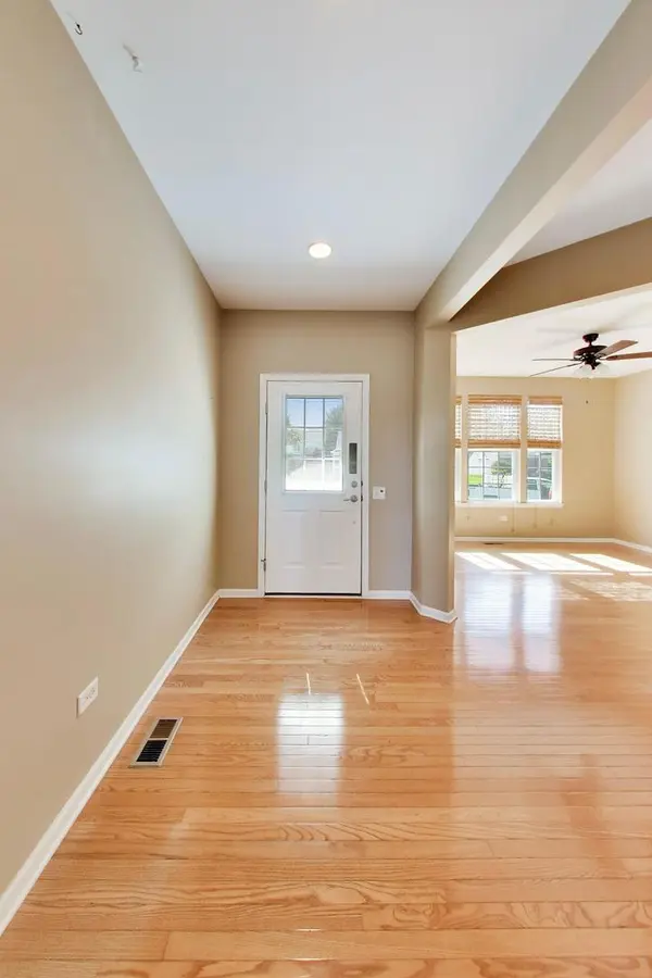 3172 Ravinia CIR, Mundelein, IL 60060