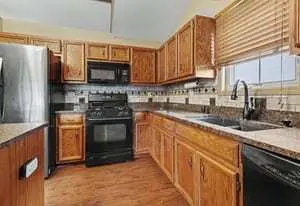 6810 Hadrian DR, Joliet, IL 60431