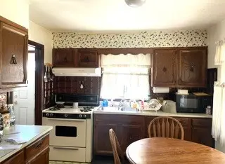 15435 Winchester AVE, Harvey, IL 60426
