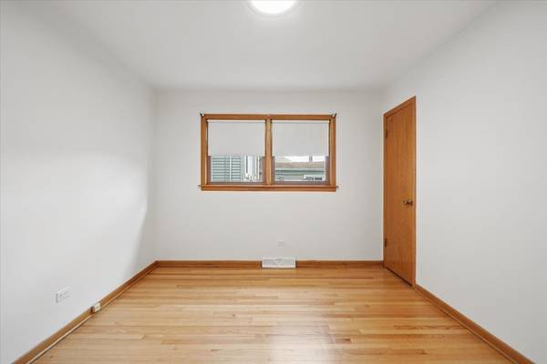 4830 N Nagle AVE, Chicago, IL 60630