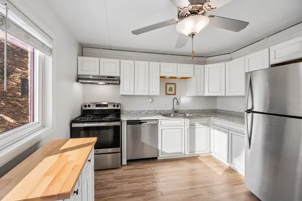 232 Klein Creek CT #4D, Carol Stream, IL 60188