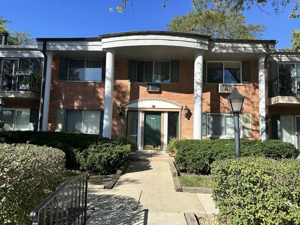 2311 S Goebbert RD S #B102, Arlington Heights, IL 60005