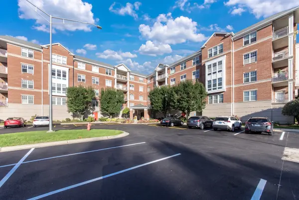 101 Pointe DR #103, Northbrook, IL 60062