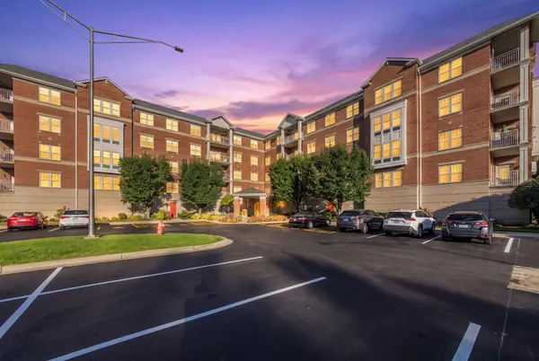 101 Pointe DR #103, Northbrook, IL 60062